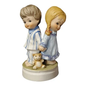 Vintage SELTEN Junge & Mädchen Pyjama, Teddybär, Ball 4,5" x 3" x 2,5" Keramik  - Bild 1 von 13