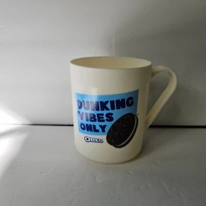 Taza de plástico blanca OREO COOKIE "Dunking Vibes Only" 2022 - Imagen 1 de 6
