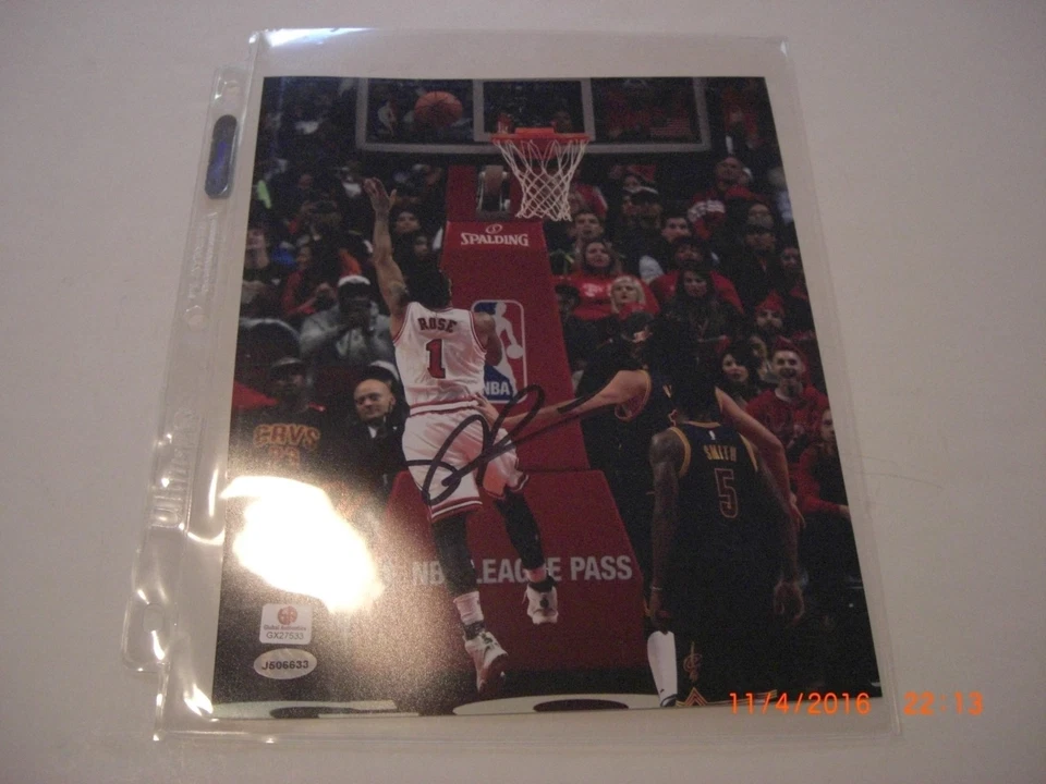 FOTO 8X10 FIRMADA POR DERRICK ROSE CHICAGO BULLS GAI/HOLOGRAMA Foto 1 de 1