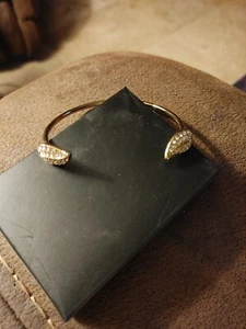 Brazalete de puño abierto Avon - hoja pavimentada - Imagen 1 de 1