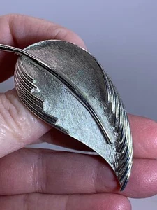Broche de plata vintage en espiral Trifari Crown M-3827* - Imagen 1 de 5