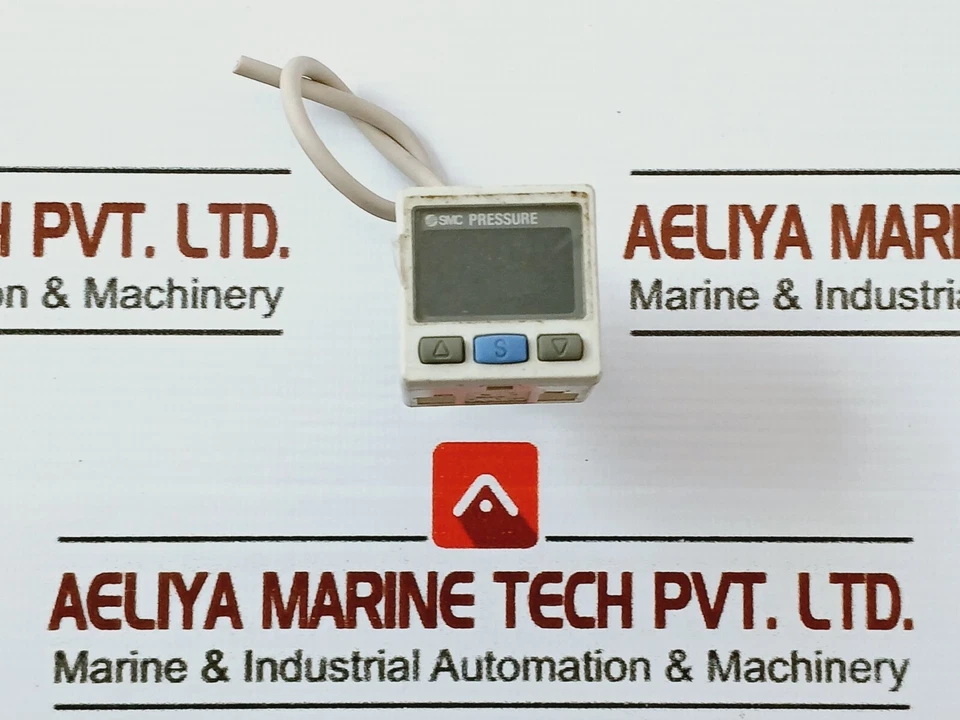 SMC ISE30A-N7H-P Digital Pressure Sensor - Image 1 of 4
