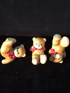 Lucy & Me 3 Bären 🐻 Enesco -1 auf dem Kopf alle rot gepunkteten Schleifen - Lucy Rigg - 1982 - Bild 1 von 12