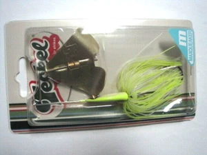 TECKEL MAXQUEAKER 1/2oz. CHART WHITE color #004 NIP !! SQUEAKY DOLPHIN - Picture 1 of 3