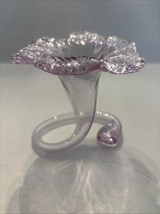Vintage mundgeblasene Kunstglas 4" rosa Wirbel Blumenknospe Vase-gerollter Stiel-Italien-Dekor - Bild 1 von 5
