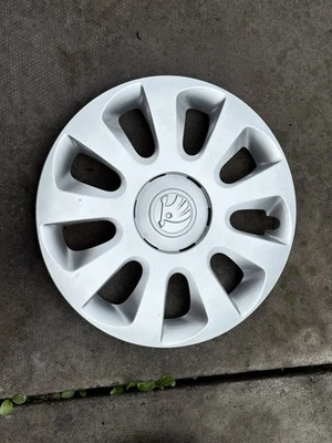SKODA CITIGO 14" WHEEL TRIM X 1 HUB CAP GENUINE 1ST601147A - Image 1 of 4