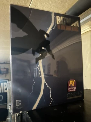 Mezco Batman Dark Knight Returns TDKR 1/12 SDCC NYCC Foto 1 de 3