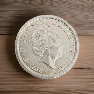 1/10 troy oz Silver Round .999 Pure Silver Bullion Britannia Queen Elizabeth - Picture 1 of 4