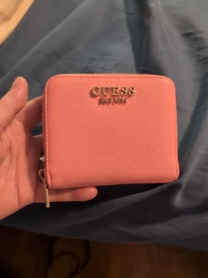 Cartera Guess SWVC85 00140 Laurel Slg Mediana Cremallera Alrededor Mujeres Cremallera Coral Foto 1 de 3