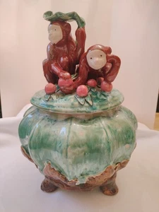 Majolika Sienna Affen mit Pfirsichen Sancai Keksdose. 12 3/4" hoch. #45.  - Bild 1 von 13