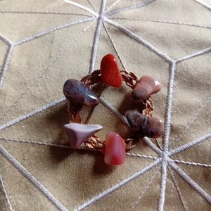 Unusual Gold Tone Stone Circle Brooch - Picture 1 of 3