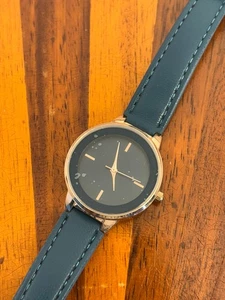Reloj Mujer Amazon Essentials Minimalista Tono Dorado 30mm - Batería Nueva - Imagen 1 de 8