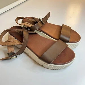 Mia Ellen Sandals Women’s 8 Ankle Strap 1” Platform Brown Casual 1.25” Heel - Picture 1 of 4