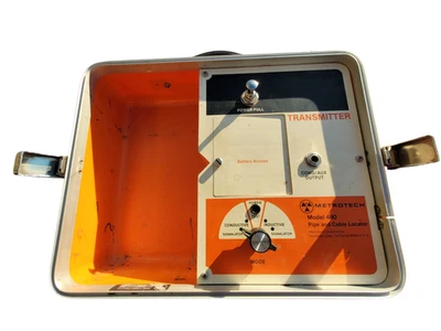 Teile oder Reparatur Metrotech Modell 480 Leitungsrohrortungsgerät mit Sender und Koffer - Bild 1 von 4