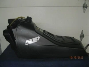 Polaris Assault Fuel Gas Petrol Tank - GOOD Indy Voyager RMK  11'-18' 2012' 800 - Imagen 1 de 8