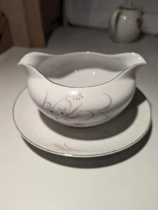 Roberta Japan gravy dish the two pieces are connected - Picture 1 of 5