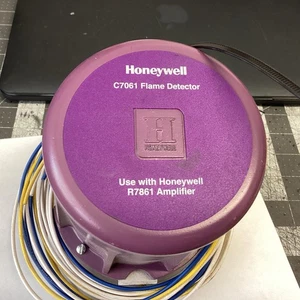 Honeywell C7061A1012 UV Detection Flame Detector (LPW66B) - Picture 1 of 4