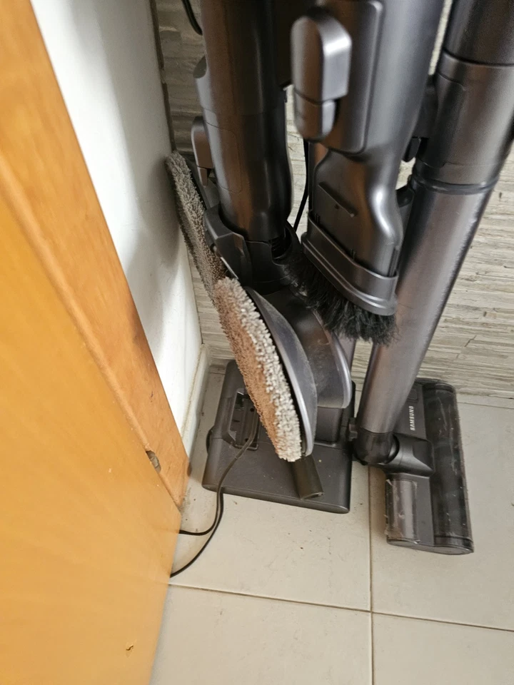 Samsung Jet 90 multi Scopa Elettrica - Argento (VS20R9044T2/ET) - Immagine 1 di 4