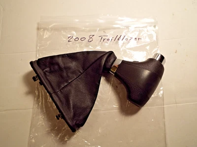 2008 Chevrolet Trail blazer botão de mudança e bota. Usado. - Imagem 1 de 2