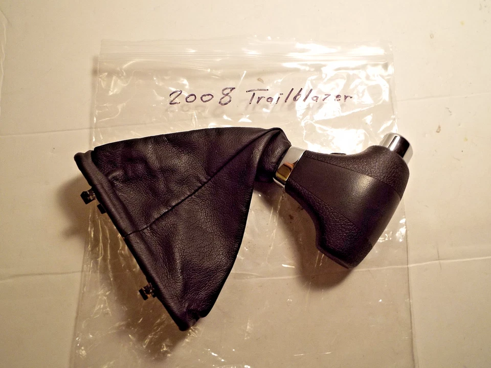 Chevrolet Trail Blazer 2008 perilla de cambio y arranque. Usado. Foto 1 de 2