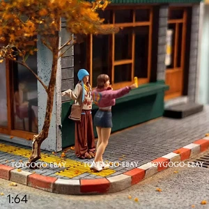 Modellino Street Sweater 1/64 dipinto ragazza modello adatto 1:64 auto strada diorama - Foto 1 di 7
