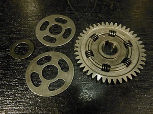 1981 YAMAHA XT250H XT 250 H XT250 MOTOR COUNTER WEIGHT GEAR - Picture 1 of 1