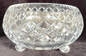 Vintage Diamond Pattern Three Foot Crystal Bowl 17 cm diameter 10 cm high - Picture 1 of 4