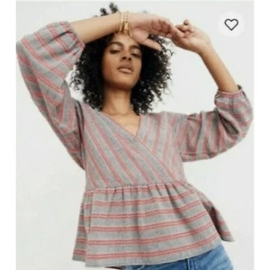 Madewell Top Größe Medium Faux Wickel Schößchen grau Streifen Luftpolsterärmel Surplice - Bild 1 von 7