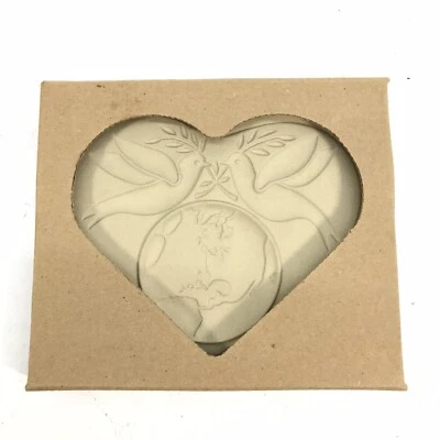 Pampered Chef Stoneware PEACE ON EARTH Heart Shaped Cookie Mold New - Image 1 of 3