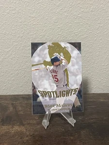2000 Topps Stars Spotlights #166 Mark McGwire Cardinals - Picture 1 of 2