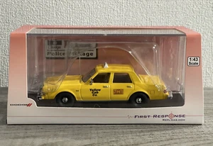 PRIMA RISPOSTA 1:43 NYC TAXI GIALLO CAB DODGE DIPLOMATICO POLIZIA PACCHETTO PRESSOFUSO - Foto 1 di 10