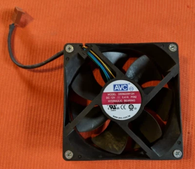 AVC DS09225R12H 4-pol 92mm Gehäuse Lüfter - inkl. Schrauben - Bild 1 von 2