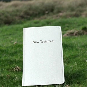 New Testament NT Bible NIV Baby White Zondervan 4 1/2 in 1984 No Box - Picture 1 of 7