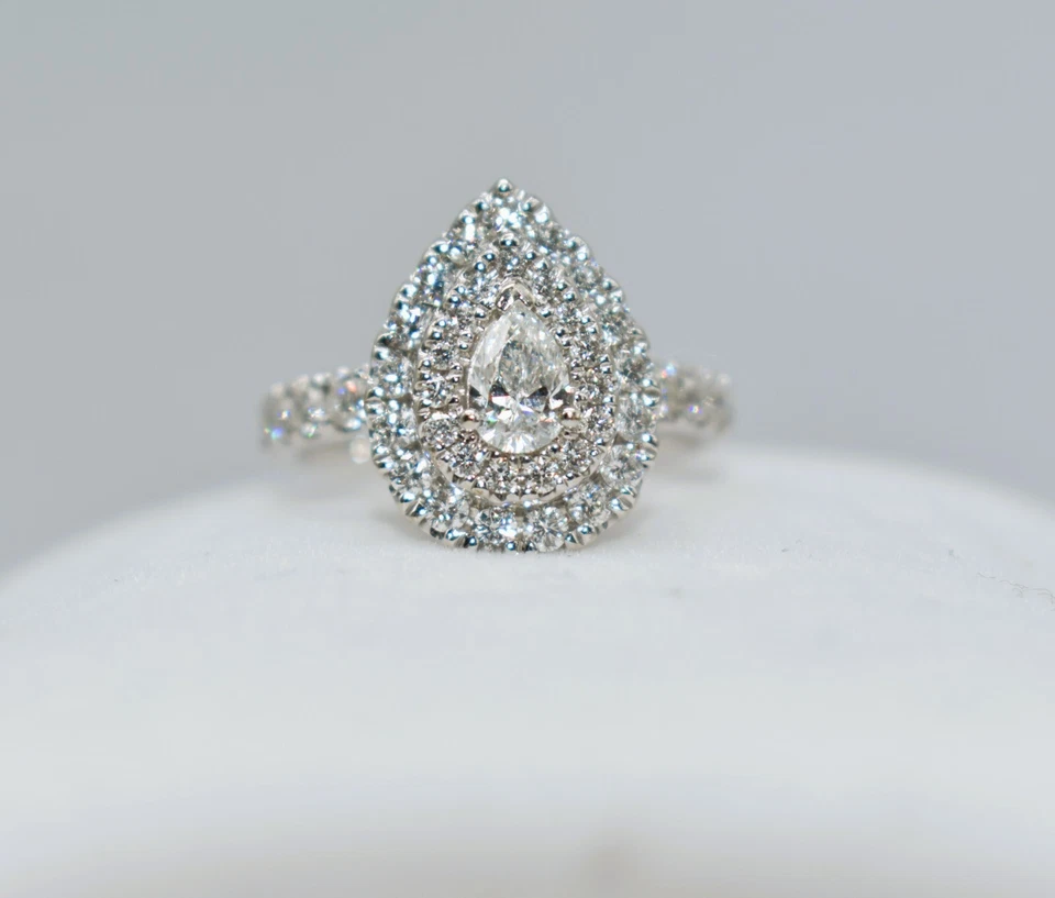 1-1/2 CT TW 0.38 CT Pear White Diamond 14 K White Gold Engagement Ring - Image 1 of 4