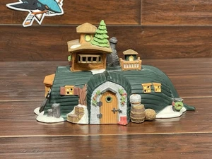 Dept 56 Dickens’ Village Series Peggotty’s Seaside Cottage 1989 bote invertido - Imagen 1 de 10