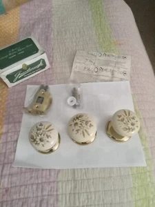 gainsborough porcelain door knobs With Green And Gold Wheat And Daisys 3 Total - Picture 1 of 6