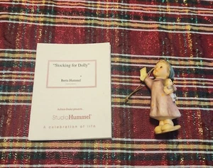 Stocking For Dolly Ashton Drake Studio Hummel Goebel Ornament - Berta Hummel COA - Picture 1 of 4