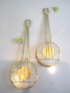 Juego de 2 adornos Capiz Shell ~ banjo / instrumento de cuerda musical - Imagen 1 de 5