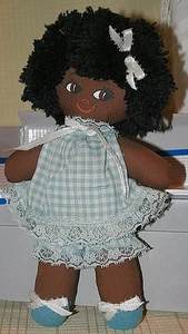 Entzückende Vintage 11" schwarze Stoff Stoff Stoffpuppe mit Maske Gesicht - Bild 1 von 4