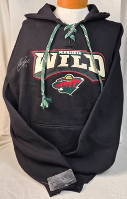 Sudadera Salón de la Fama ZACH PARISE Firmada Autografiada MN WILD NUEVA con Etiquetas Grandes Foto 1 de 4