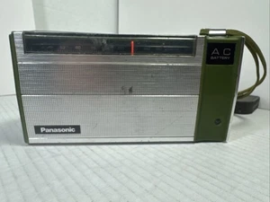 Vintage PANASONIC MODEL R-1492 AM Working TRANSISTOR RADIO Green w/wrist strap  - Picture 1 of 11