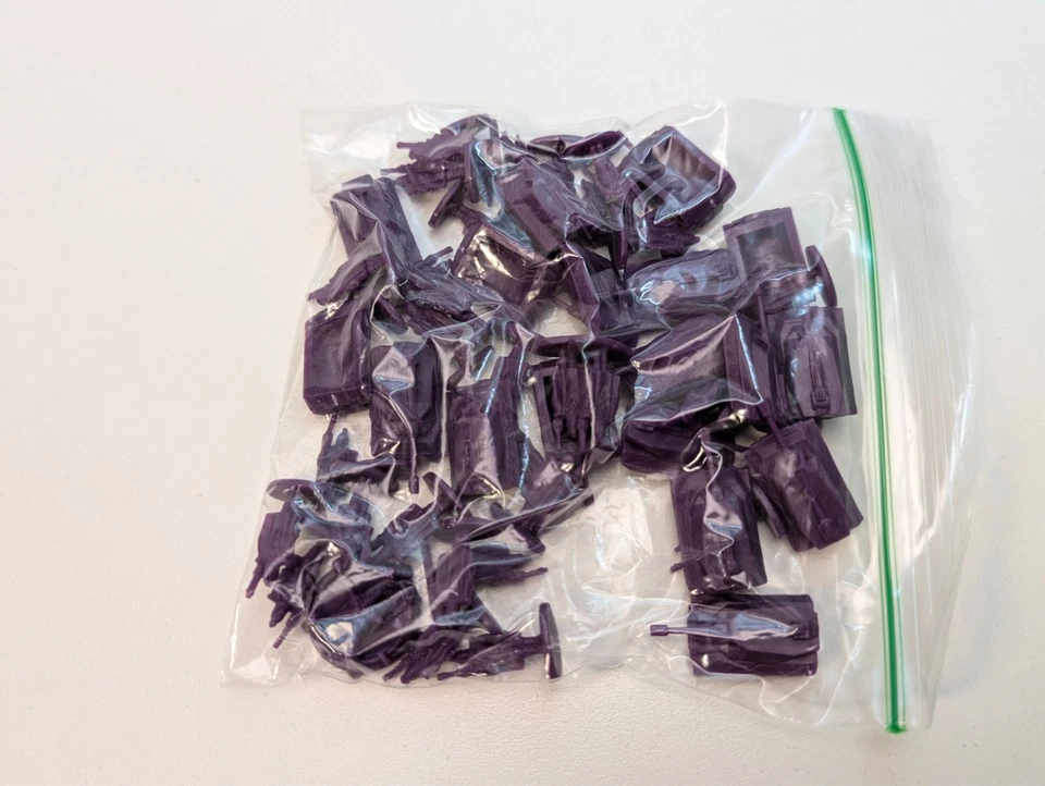 Hasbro Risk Legacy jogo de tabuleiro de estratégia substituição exércitos, várias cores - Imagem 1 de 1