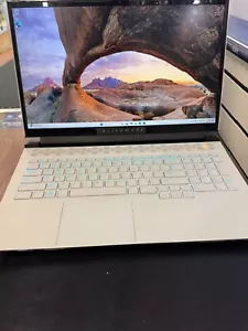 Wow Alienware M17 R3 - i7-10750H 16GB RAM 1TB SSD NVIDIA GeForce RTX 2070 - Imagen 1 de 8