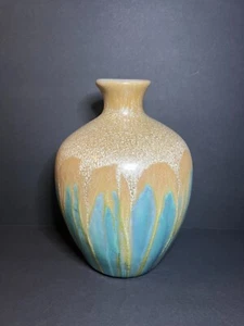 *Signed Decorative Boho Hand Thrown Pottery Art Tan & Teal Glazed Vase 9 x 6" - Picture 1 of 7