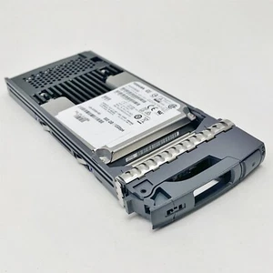 Toshiba PX05SVB080 800GB SAS 2.5" SFF 12Gbps (NetApp 108-00556+B0) SSD w/Caddy - Afbeelding 1 van 7