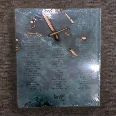 Daniel Arsham - All Gone 2023 "Bronze” Hardcover Book (Edition of 2000) Foto 1 de 3