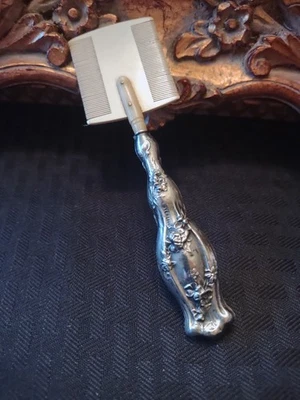 Peine victoriano antiguo bigote de ley y celuloide buen estado  Foto 1 de 4