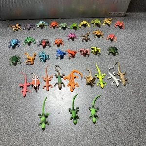 Lote Mixto de Plástico Vinilo Juguete Goma Ranas (15) Y Lagartos (5) - Imagen 1 de 13