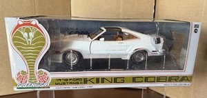Greenlight 1978 Ford Mustang II King Cobra 1/18 White & Gold VHTF - Picture 1 of 2