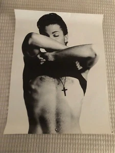RARO PÓSTER PRÍNCIPE 1986 23"" X 28"" - Imagen 1 de 2